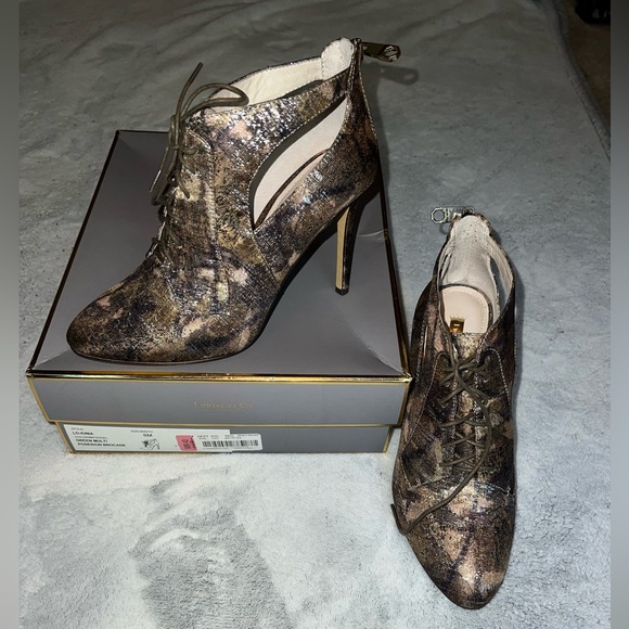 Never worn size 8 - Picture 1 of 4